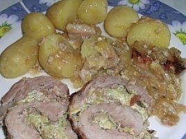 Vepřová roláda s cuketovou náplní